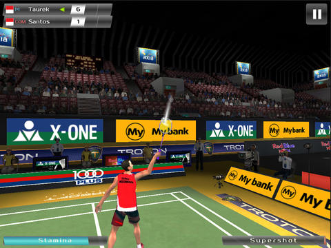  Badminton. Saltar e bater